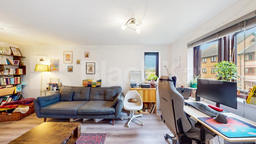 Refurbished a year ago and set on the banks of the river lea Riverside Close, Clapton 